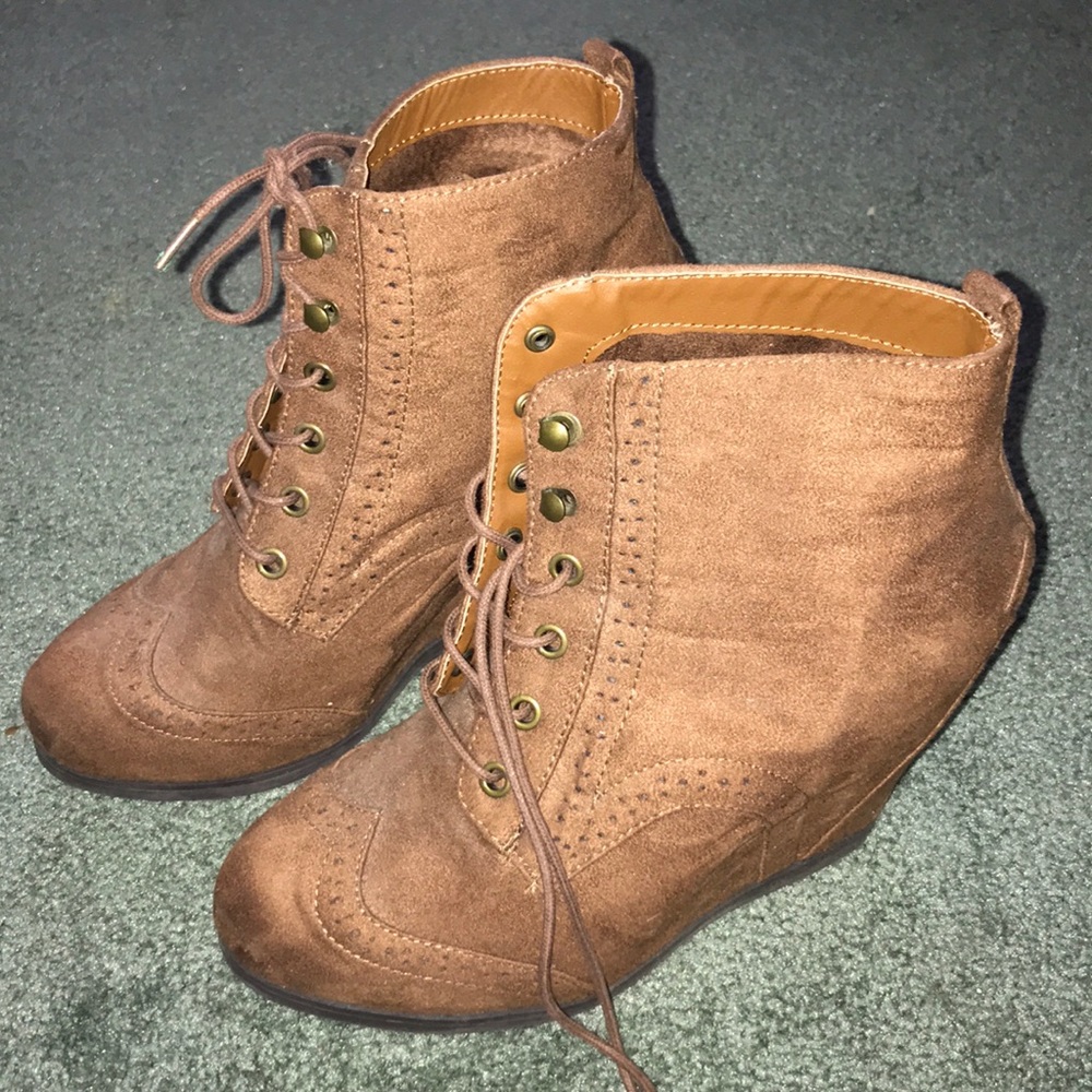 Heeled booties